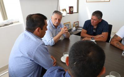 El alcalde Esteban Krause recibió a Iberia y reforzó el importante vínculo con el club