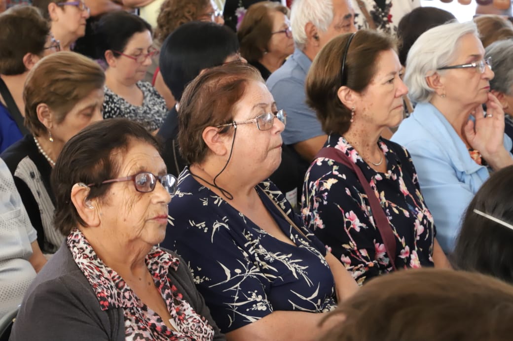 ¿Cómo actuar ante signos y síntomas sugerentes de covid-19 en personas mayores?