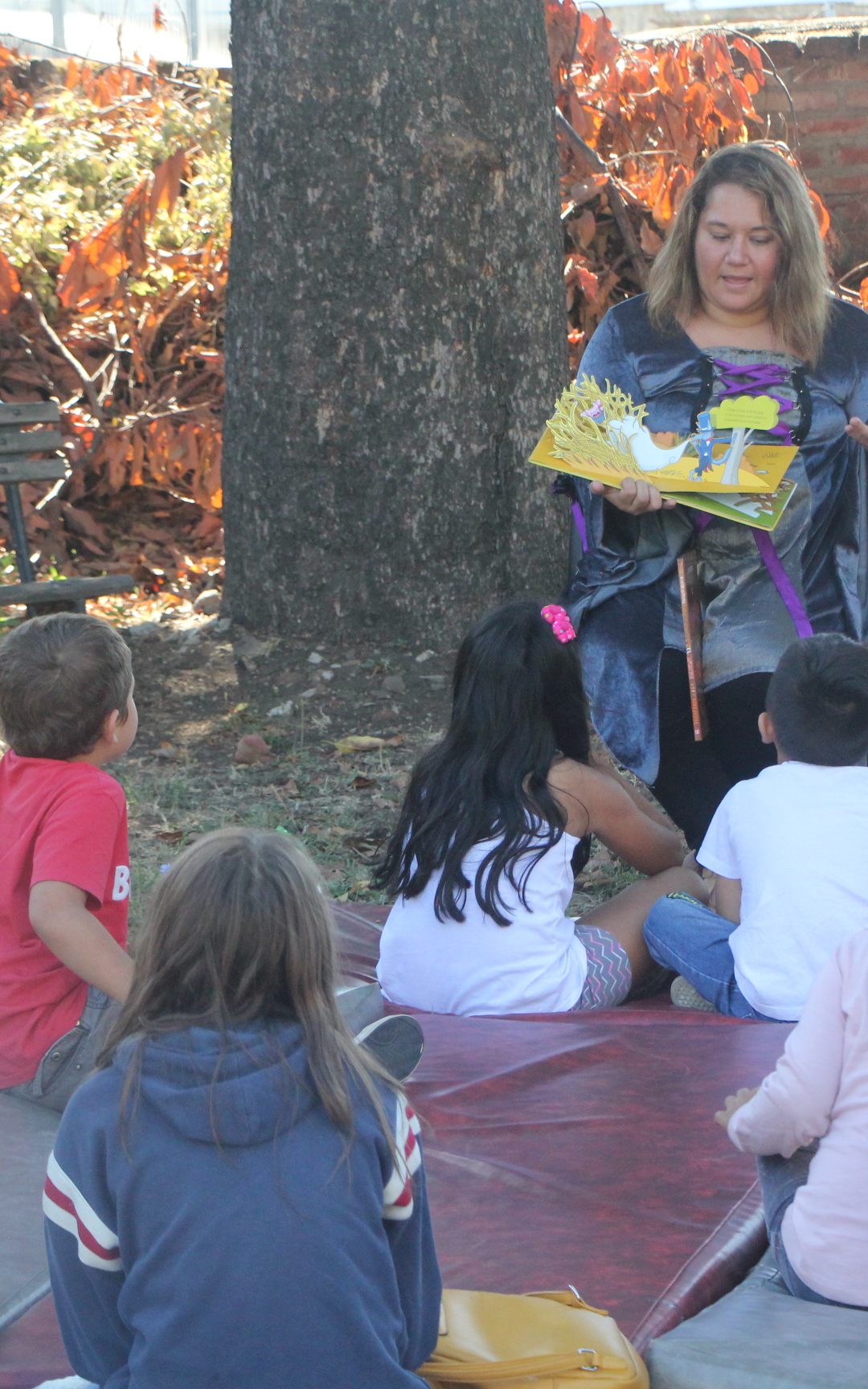 Cerca de 150 niños fueron parte del “Cuenta cuentos” de la Biblioteca Municipal