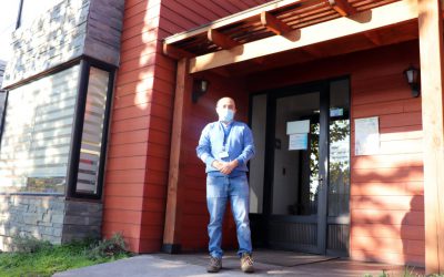 Adultos mayores contarán con enfermero “exclusivo” para coordinación con CESFAM