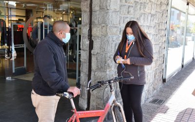 Fiscalizan ordenanza sobre uso de mascarilla y distanciamiento social.