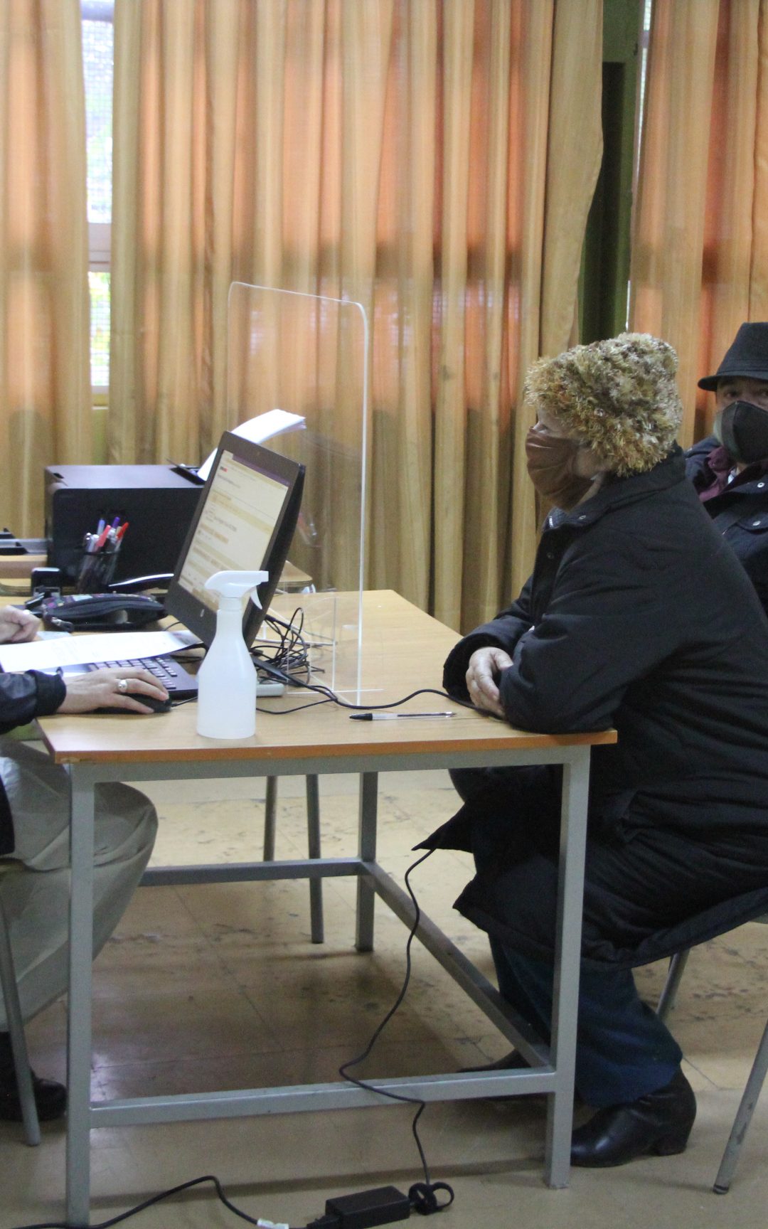 Decenas de familias realizaron sus trámites del Registro Social de Hogares en los nuevos centros de atención
