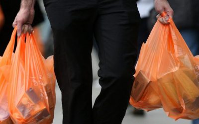 A partir del 3 de agosto no se entregarán más bolsas plásticas en negocios de barrios