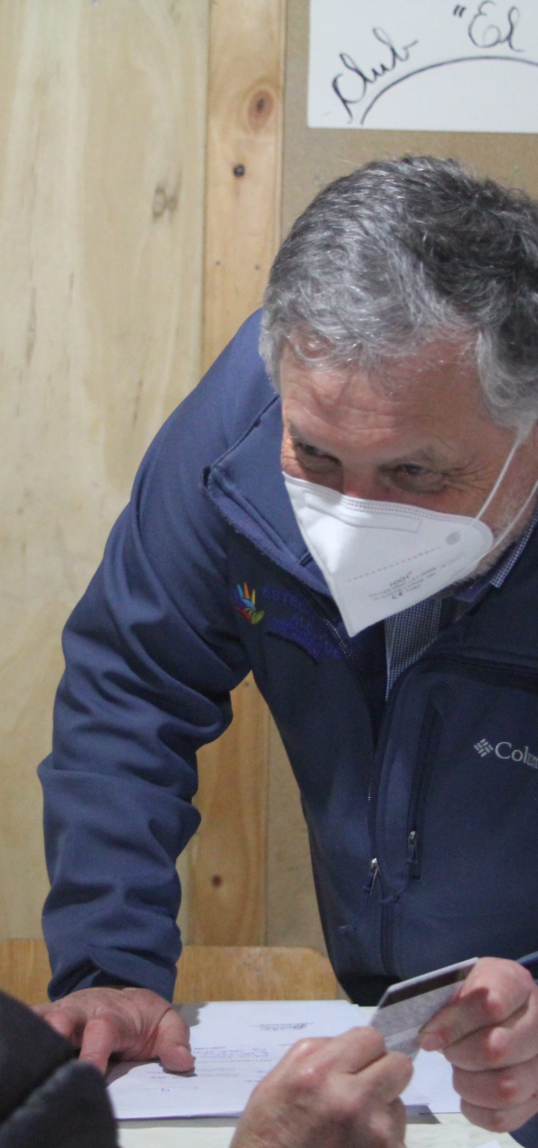 Sectores El Aromo y Patahueco fueron beneficiados con segunda entrega de gift cards municipales