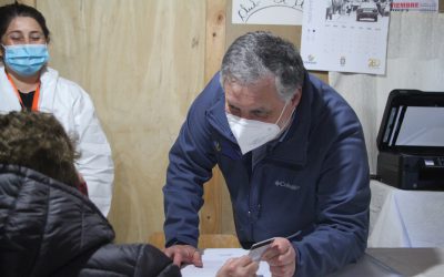 Sectores El Aromo y Patahueco fueron beneficiados con segunda entrega de gift cards municipales