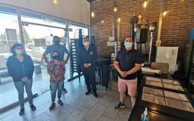Alcalde y gremio gastronómico suman fuerzas para solicitar levantar prohibición de funcionamiento a público