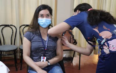 A casi 4.500 personas ha llevado la vacunación contra el Covid-19 la salud comunal de Los Ángeles