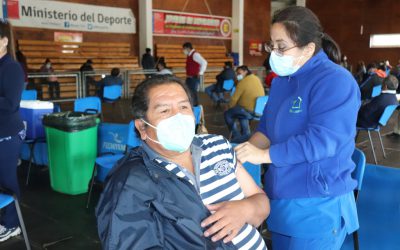 Vacunación Covid-19 de este fin de semana llegó a más de mil personas