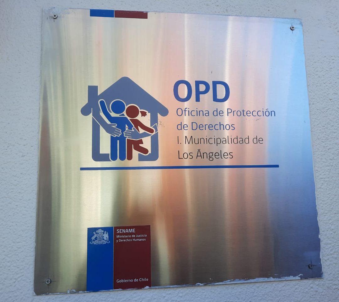 OPD de Los Ángeles lanzó campaña para que niños asistan a sus clases virtuales