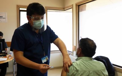 Vacunación Covid-19 continúa con importante reforzamiento en locales