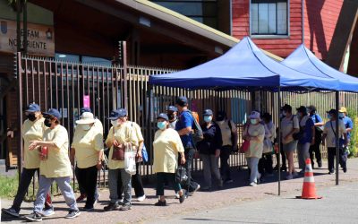 CESFAM Nororiente cerró el Mes de las Personas Mayores con caminata saludable