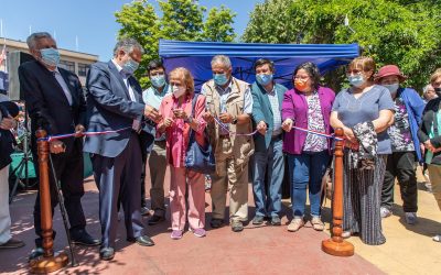 Comenzó la Feria Navideña del Adulto Mayor en la Plaza de Armas angelina