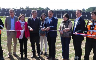 Inauguran la primera planta de energía fotovoltaica en Los Ángeles
