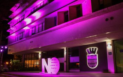 La Municipalidad se ilumina de morado por la eliminación de la violencia contra la mujer