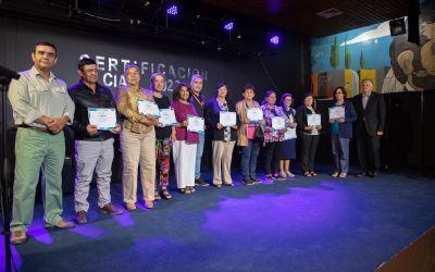 Municipalidad certifica a adultos mayores que culminaron sus talleres 2022