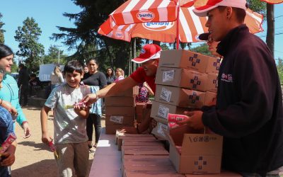 Exitosa actividad “refréscate” llevó diversión y helados a distintos sectores afectados por incendios forestales