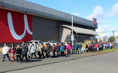 Caminata saludable movilizó a personas mayores del CESFAM Nororiente