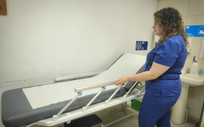 Renuevan más de 130 camillas en establecimientos de APS