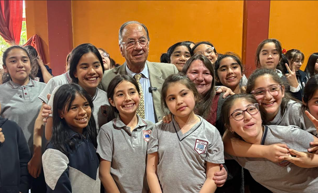 HITO HISTÓRICO: ALCALDE JOSÉ PÉREZ ANUNCIA LA CREACIÓN DE NUEVO LICEO MUNICIPAL PARA LOS ÁNGELES.