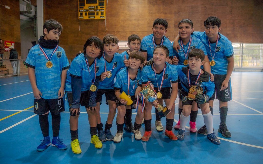 Liceo Llano Blanco se llevó campeonato de futbolito del CESFAM Sur