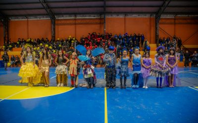 Con desfile de trajes reciclados Santa Fe celebró el Día del Medioambiente