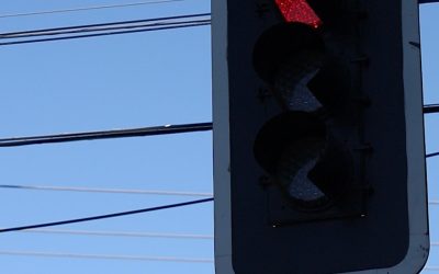 Municipio impulsa nueva instalación de semáforos y balizas