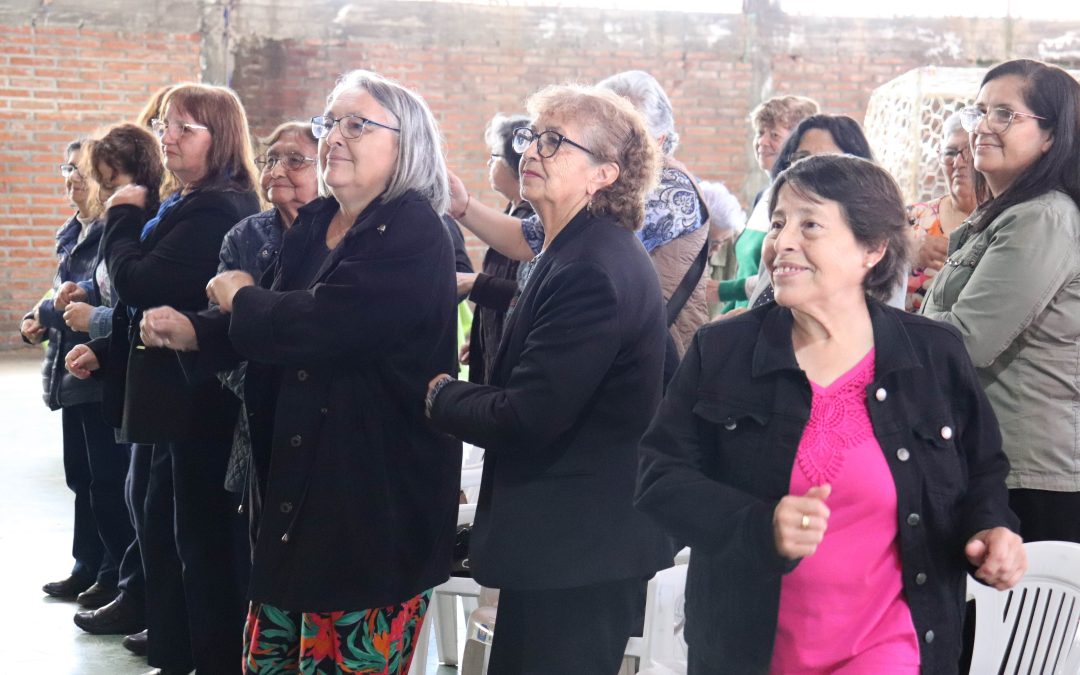 Con masivo festival el CESFAM Sur celebró a sus personas mayores